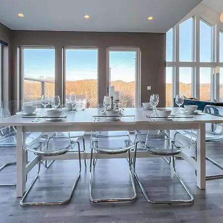 Awesome In With House Sea View Holiday home